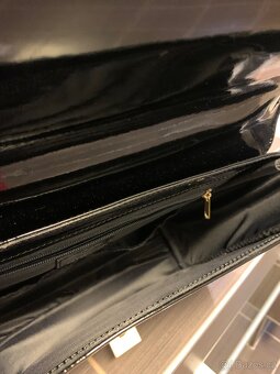 Černá lakovaná kůže - 3