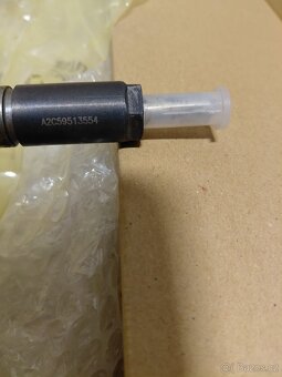 Prodám sadu 4 ks repasovaných (REMAN) vstřikovačů Siemens / - 3