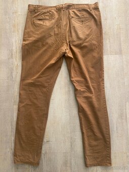 Pánské kalhoty, triko a kraťasy - 3