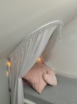 Nebesa nad postel - 3