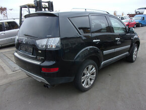 Mitsubishi Outlander - 3