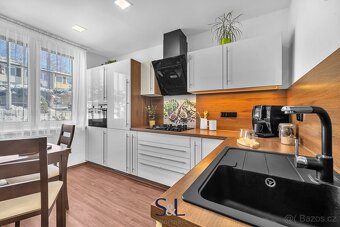 Prodej řadového domu 3+1, 82 m2, s terasou, zahradou a krásn - 3