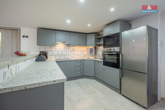 Prodej rodinného domu, 342 m², Mšec, ul. Důrasova - 3