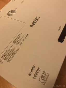 Výkonný Full HD Projektor NEC P502H - 3