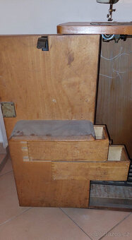 šicí stroj skříňový Lada - 3