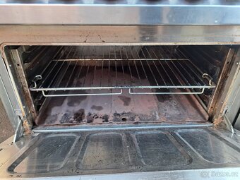 Sporák s troubou Berto's - 3