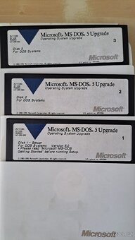 Historický software MS-DOS 5 na 5.25" disketách - 3