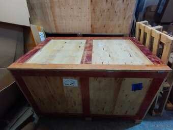 Prodám dřevěný kufr/box 150x96x94 - 3