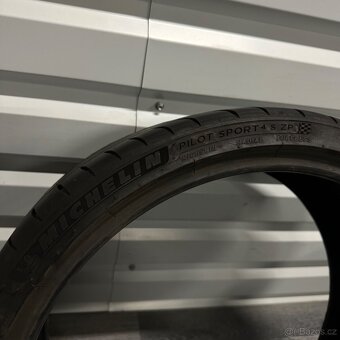1ks pneu 255/30/20 MICHELIN - 3