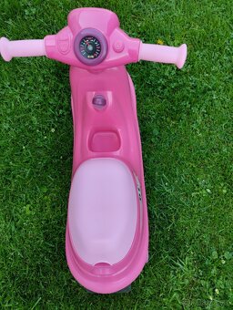 Smoby Pink Scooter - 3