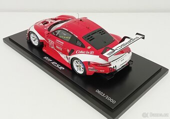 1:18 Spark Porsche 911 RSR Coca Cola Petit 2019 - 3