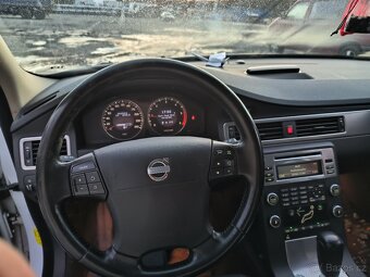 Volvo v 70 d5 awd - 3