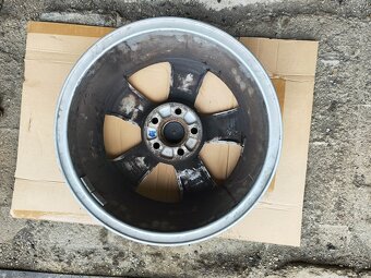 Prodám 2kusy 15"alu disků model Rotare originál Škoda Fabia - 3