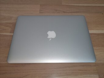 Apple MacBook Air Early 2015 - 3
