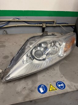 Xenonové světla Ford Mondeo MK IV - 3