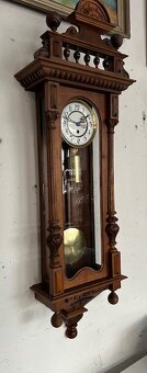 Závažové hodiny sig. Gustav Becker. - 3