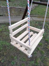 Dřevěná dětská houpačka - 3