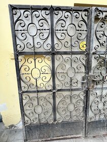 Starožitné kované dveře - 3