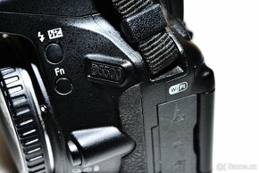 Nikon D5500 + příslušenství ( 10 tisíc exp.) - 3