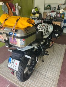 Royal Enfiel Himalayan 450 ČR 3900km bezdušové pneu - 3