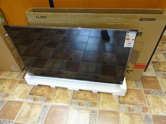 Zánovní LED televize Sencor SLE 43US803B 109cm - 3