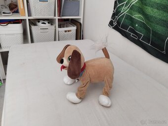Chodící pejsek Floppy - 3