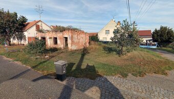 Stavební pozemek, rodinný dům k demolici - 3
