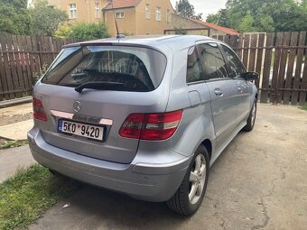 Mercedes Benz B200 - 3
