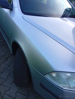 Prodám blatníky na škoda Octavia 2 , stříbrná metalíza. - 3