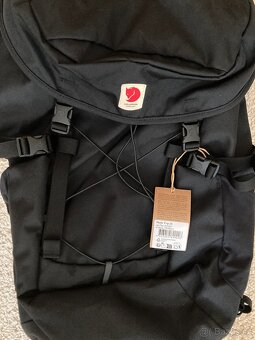 Fjällraven Skule Top 26 černý - 3