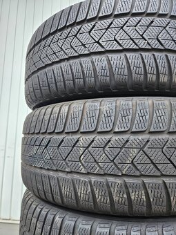 Zimní Pirelli 245/45/18 - 3