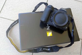 Nikon Z5 - tělo - 3