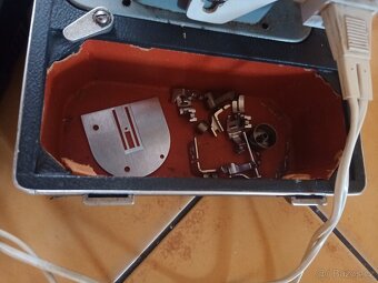 Prodám šicí stroj Veritas víz foto - 3