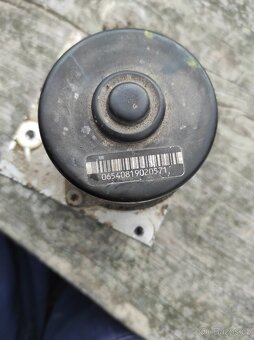 Abs pumpa 1J0 614 117B - 3