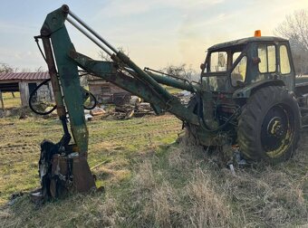 Traktorbagr Bělorus - 3