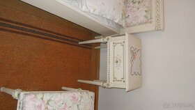manželská postel Ludvík XVI. + noční stolky - 3