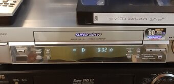 Svhs videa prodám jvc a panasonic..3600 a 3999kč - 3