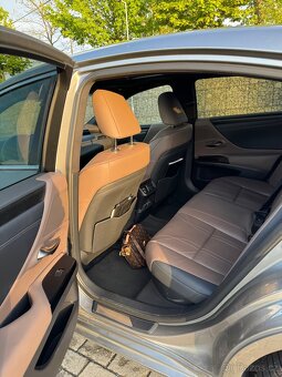 Lexus ES - 3