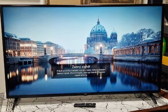 LG Smart UHD TV, 139cm 4K Ultra HD - 3