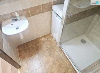 Pronájem bytu 2+kk, 40 m² – Praha 4, ulice Novodvorská - 3