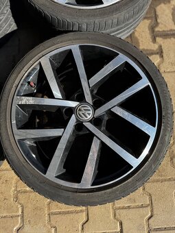 ALU KOLA VW GOLF VII R18 5x112 5G0601025CP + PNEU 225/40 R18 - 3