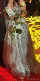 Plesové ,maturitní šaty - 3