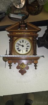 Staré nástěnné hodiny - 3