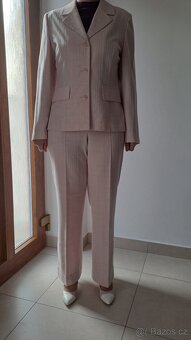 Dámský kostým - 3