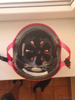 Dětská helma s korunkou - 3