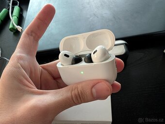 Apple AirPods Pro 2 (Lightning) - 3