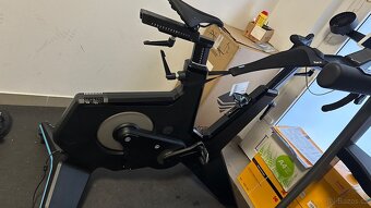 trenažér Tacx® NEO Bike - 3