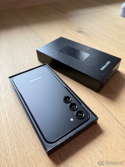 Samsung Galaxy S23 256GB černý - 3