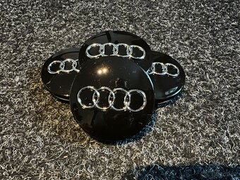 Středové krytky Audi 60mm černé - 3