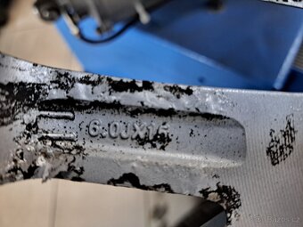 Kia Rio sada ALU a zimní pneu Barum 185/65/15 - 3